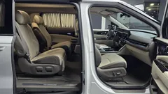 2023 Kia Carnival Gasoline 7-Seater Hi-Limousine — фото 11