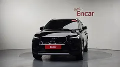 2021 Volvo XC40 B4 Momentum, чёрный — фото 3