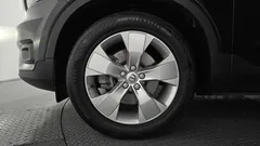 2021 Volvo XC40 B4 Momentum, чёрный — фото 5