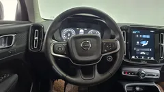2021 Volvo XC40 B4 Momentum, чёрный — фото 13