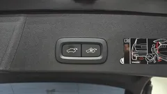2021 Volvo XC40 B4 Momentum, чёрный — фото 18
