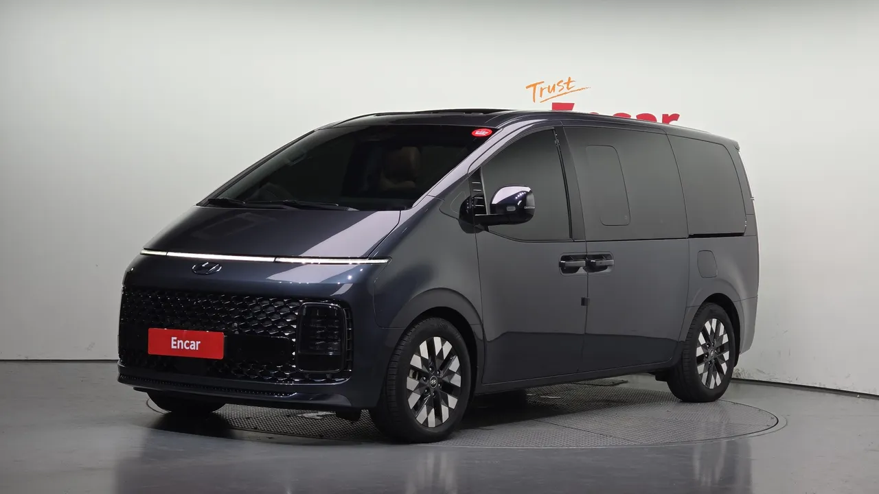 2023 Hyundai Staria 4WD Lounge 9-Seater