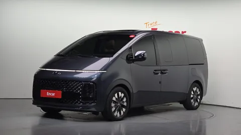 2023 Hyundai Staria 4WD Lounge 9-Seater