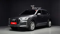 2021 Audi Q7 45 TDI Quattro Premium, серый — фото 1