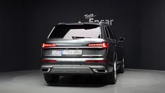 2021 Audi Q7 45 TDI Quattro Premium, серый — фото 4