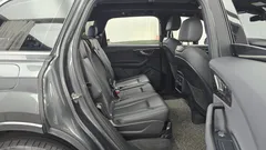 2021 Audi Q7 45 TDI Quattro Premium, серый — фото 11