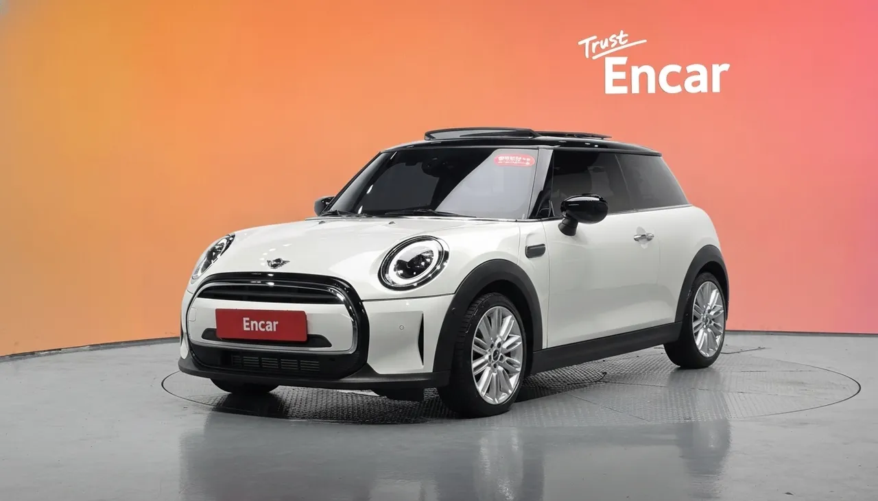 2023 Mini Cooper Classic Plus Launch Pack