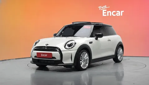 2023 Mini Cooper Classic Plus Launch Pack
