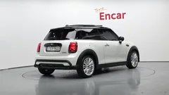2023 Mini Cooper Classic Plus Launch Pack — фото 2
