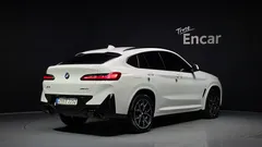 2023 BMW X4 xDrive20i M Sport, белый — фото 2