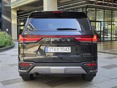 2025 Lexus LX 700h VIP — фото 4