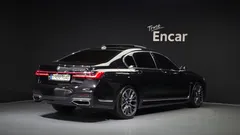2022 BMW 7-Series 745Le iPerformance M Sport, чёрный — фото 2