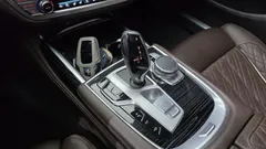 2022 BMW 7-Series 745Le iPerformance M Sport, чёрный — фото 9