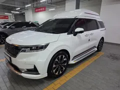 2023 Kia Carnival Diesel 9-Seater Hi-Limousine — фото 1