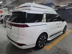 2023 Kia Carnival Diesel 9-Seater Hi-Limousine — фото 2