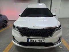 2023 Kia Carnival Diesel 9-Seater Hi-Limousine — фото 3