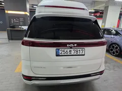 2023 Kia Carnival Diesel 9-Seater Hi-Limousine — фото 4