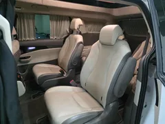 2023 Kia Carnival Diesel 9-Seater Hi-Limousine — фото 9