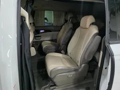 2023 Kia Carnival Diesel 9-Seater Hi-Limousine — фото 10