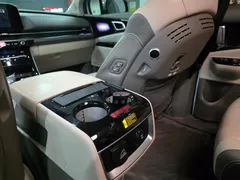 2023 Kia Carnival Diesel 9-Seater Hi-Limousine — фото 16