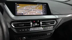 2022 BMW 1-Series 120i Sports, синий — фото 13
