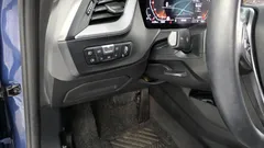 2022 BMW 1-Series 120i Sports, синий — фото 18