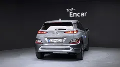 2023 Hyundai Kona Modern, серый — фото 4