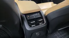 2022 Volvo XC90 T8 Inscription Hybird, белый — фото 19