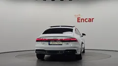2022 Audi A7 45 TDI Quattro Premium, белый — фото 4
