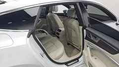 2022 Audi A7 45 TDI Quattro Premium, белый — фото 16