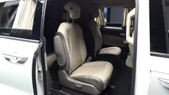 2023 Kia Canival Gasoline 9-Seater Hi-Limousine — фото 11