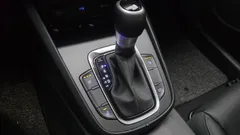 2022 Hyundai Kona Modern, серо-серебристый — фото 9