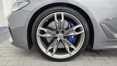 2023 BMW 5-Series M550i xDrive — фото 5