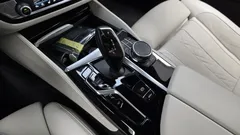 2023 BMW 5-Series M550i xDrive — фото 9