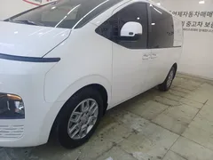 2022 Hyundai Staria Cargo 5-Seater — фото 3