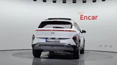 2023 Hyundai Kona Gasoline 1.6 Turbo 2WD, белый — фото 4