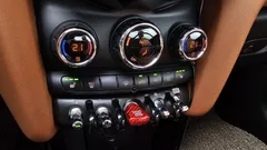 2022 Mini Cooper Convertible Classic, жёлтый — фото 18