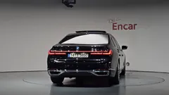 2022 BMW 7-Series 740Li xDrive Design Pure Excellence, чёрный — фото 4