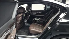 2022 BMW 7-Series 740Li xDrive Design Pure Excellence, чёрный — фото 12