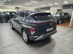 2023 Hyundai Kona Premium — фото 2