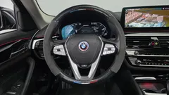 2022 BMW 5-Series 520i Luxury — фото 15