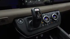 2023 Land Rover Defender 110 D250 SE — фото 9