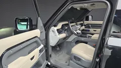 2023 Land Rover Defender 110 D250 SE — фото 10