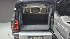 2023 Land Rover Defender 110 D250 SE — фото 20