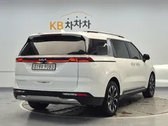 2022 Kia Carnival Diesel 9-Seater Noblesse — фото 3
