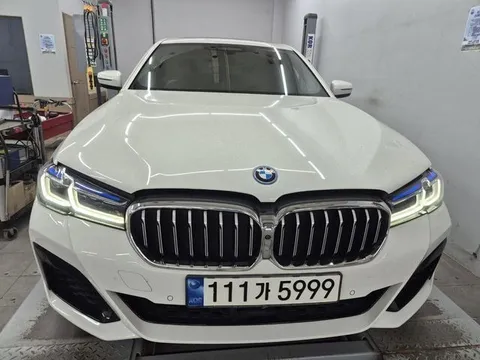 2022 BMW 5-Series 530e M Sport