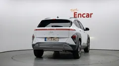 2023 Hyundai Kona Gasoline 1.6 Turbo 2WD, белый — фото 4