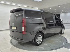 2023 Hyundai Staria Cargo 3-Seater — фото 3