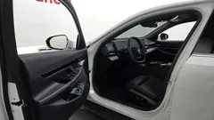 2024 BMW 5-Series 520i, белый — фото 10