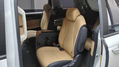 2023 Kia Carnival Gasoline 11-Seater Prestige — фото 19